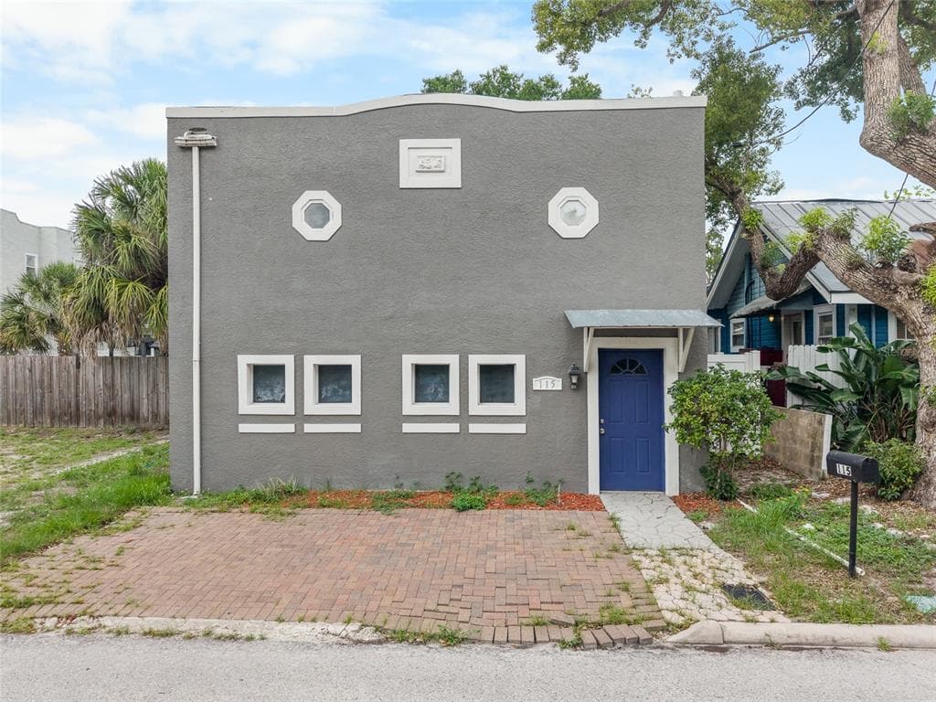 115 W ALLISON COURT