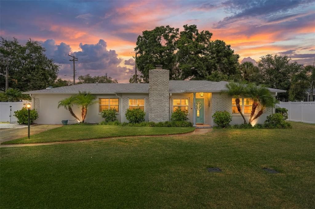 4805 W LEONA STREET TAMPA, FL 33629