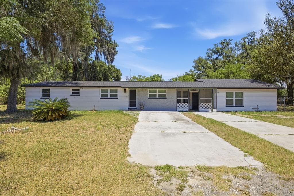 11410 THOMAS ROAD SEFFNER, FL 33584