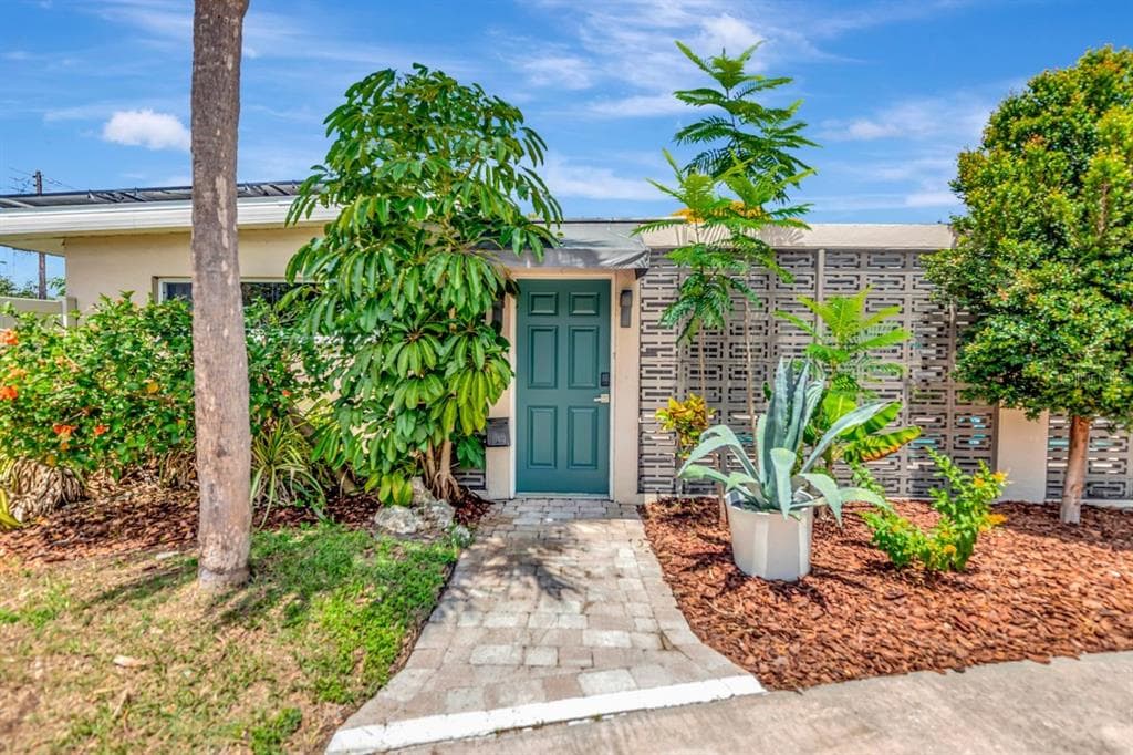 1950 45TH STREET N ST PETERSBURG, FL 33713