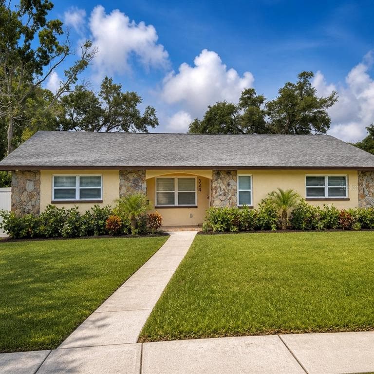 324 42ND AVENUE N ST PETERSBURG, FL 33703