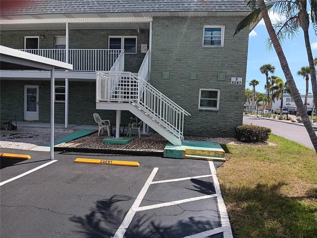 5287 81ST STREET N UNIT 26 ST PETERSBURG, FL 33709