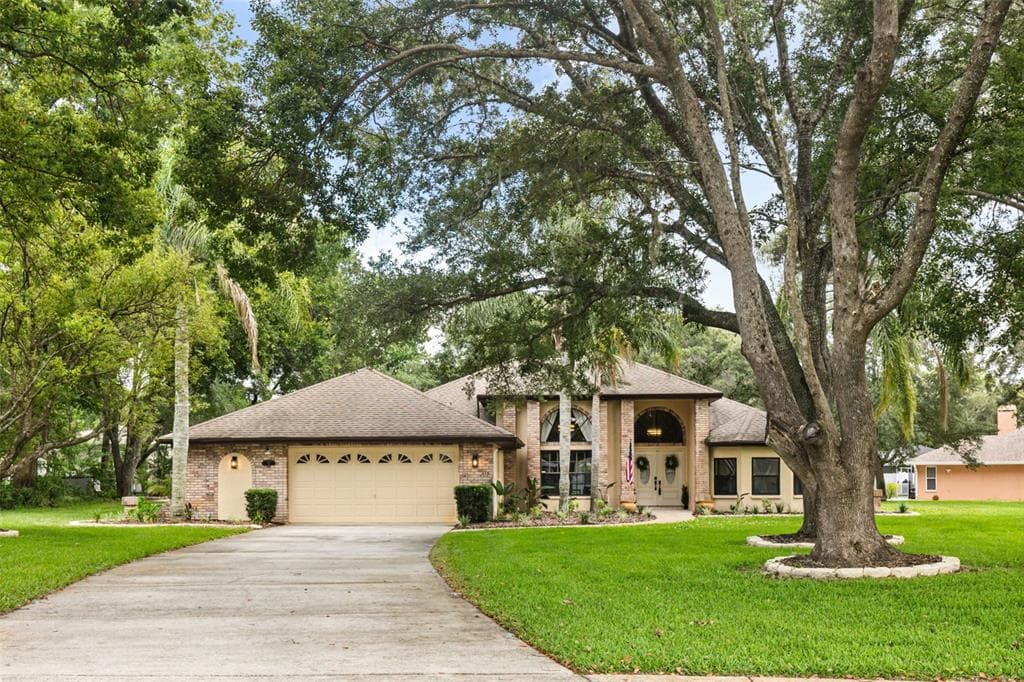 312 HOLLOW OAK COURT SPRING HILL, FL 34609
