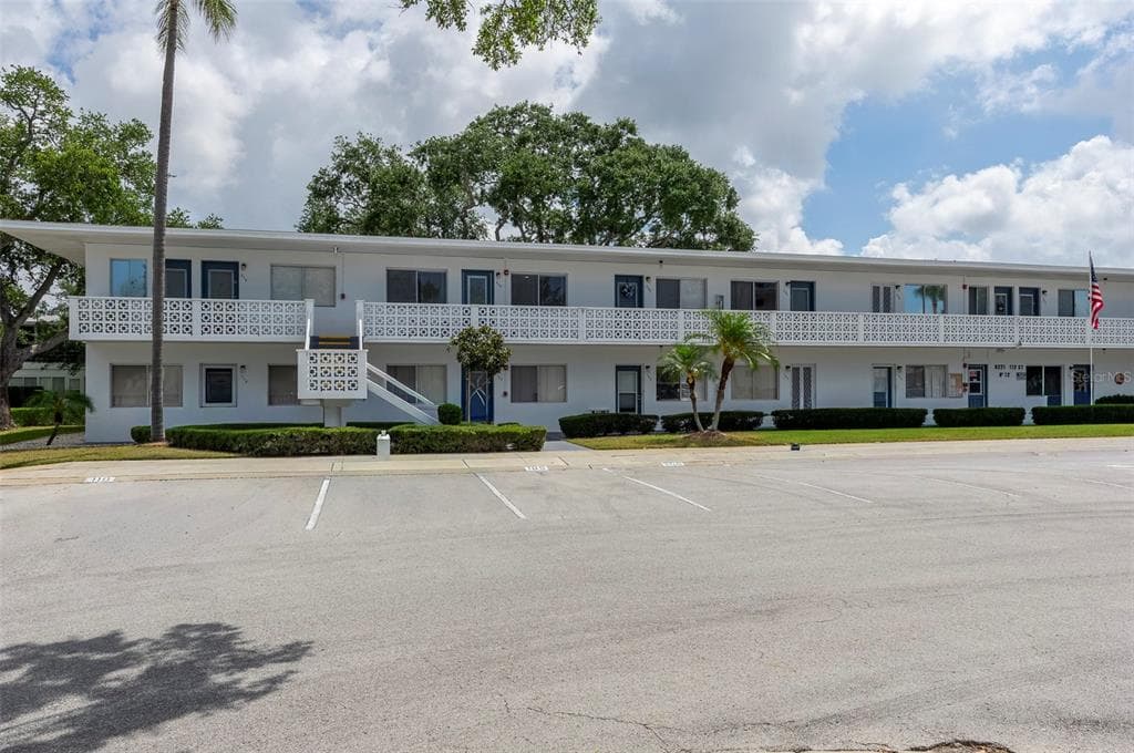 8221 112TH STREET UNIT 209 SEMINOLE, FL 33772