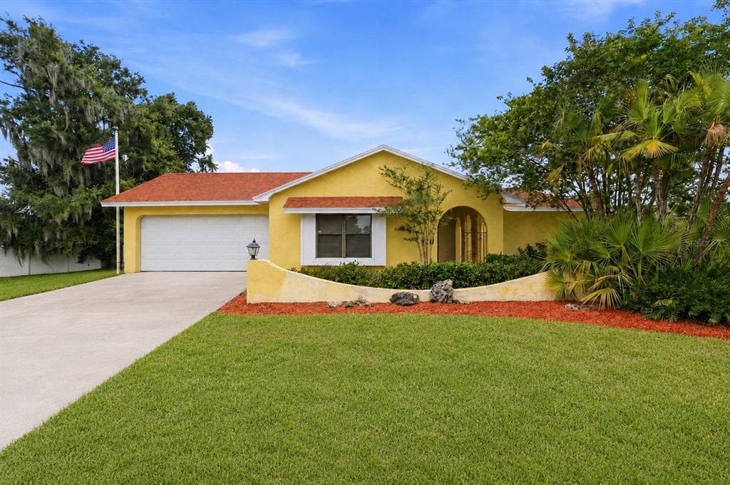 7026 WILLOW RUN LOOP LAKELAND, FL 33813