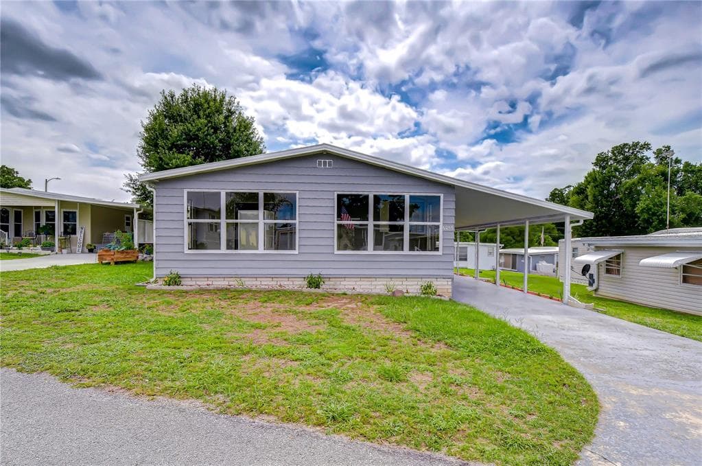 6055 CRESTVIEW LANE ZEPHYRHILLS, FL 33542