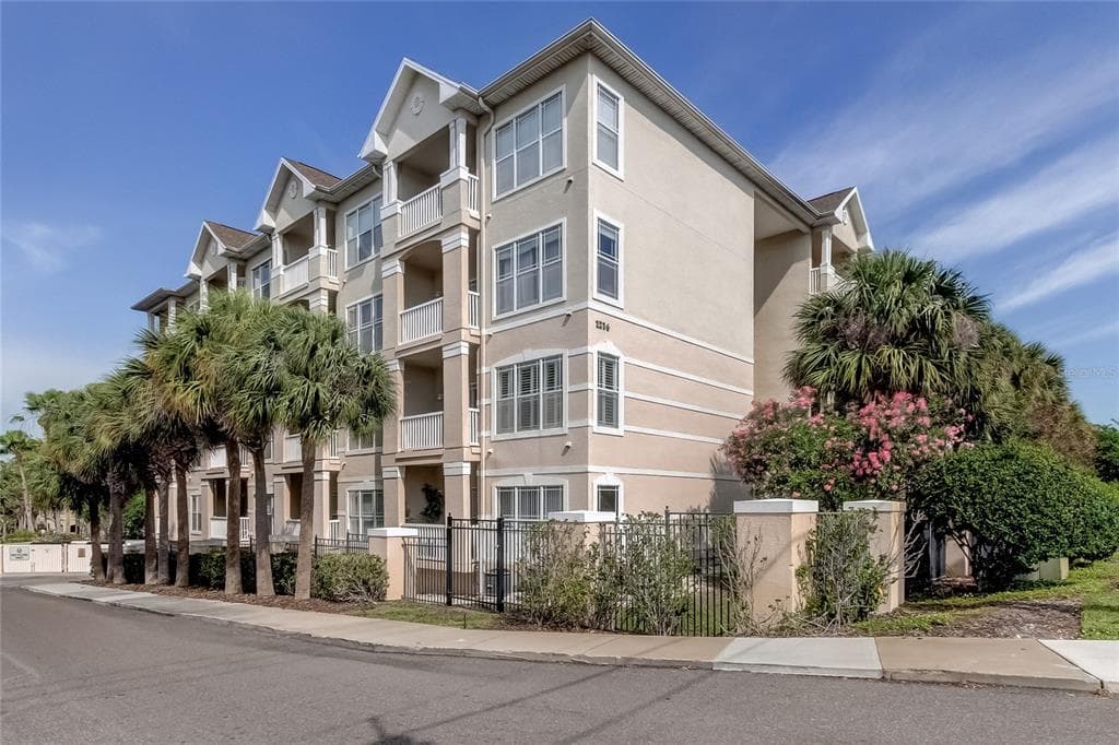 1216 S MISSOURI AVENUE UNIT 220 CLEARWATER, FL 33756