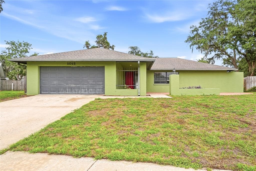 1012 REDBUD CIRCLE PLANT CITY, FL 33563