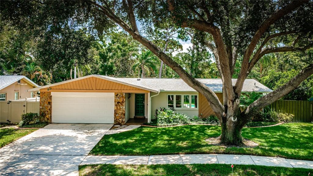 2093 ASHBURY DRIVE