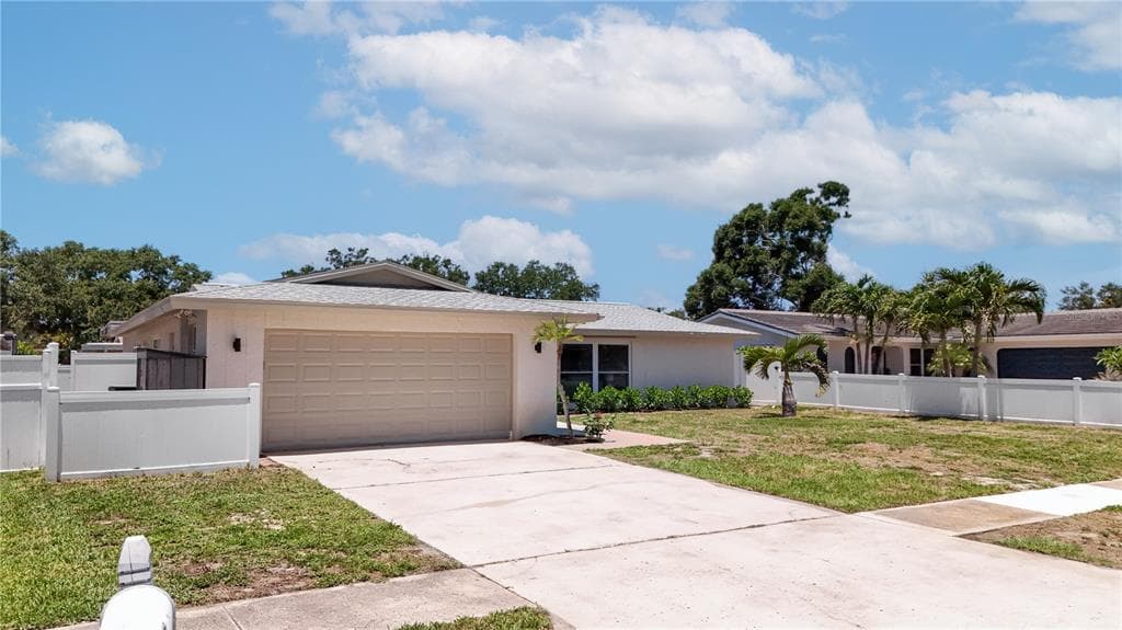 10428 137TH LANE LARGO, FL 33774