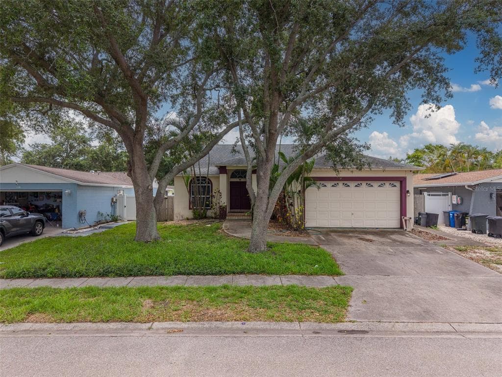 11150 BROADWOOD DRIVE N PINELLAS PARK, FL 33782