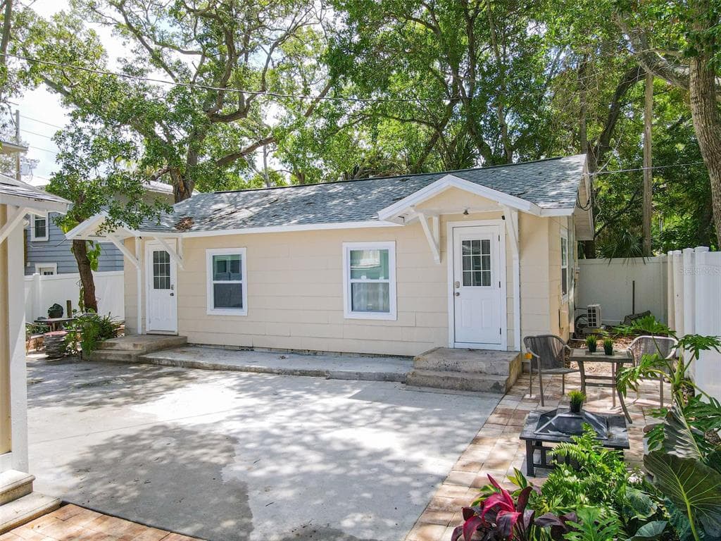 609 N OSCEOLA AVENUE UNIT A & B CLEARWATER, FL 33755
