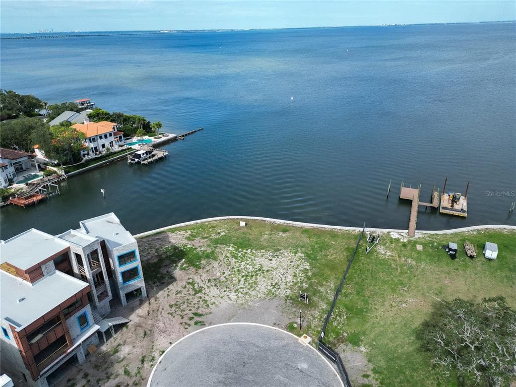 5028 W LEONA STREET TAMPA, FL 33629