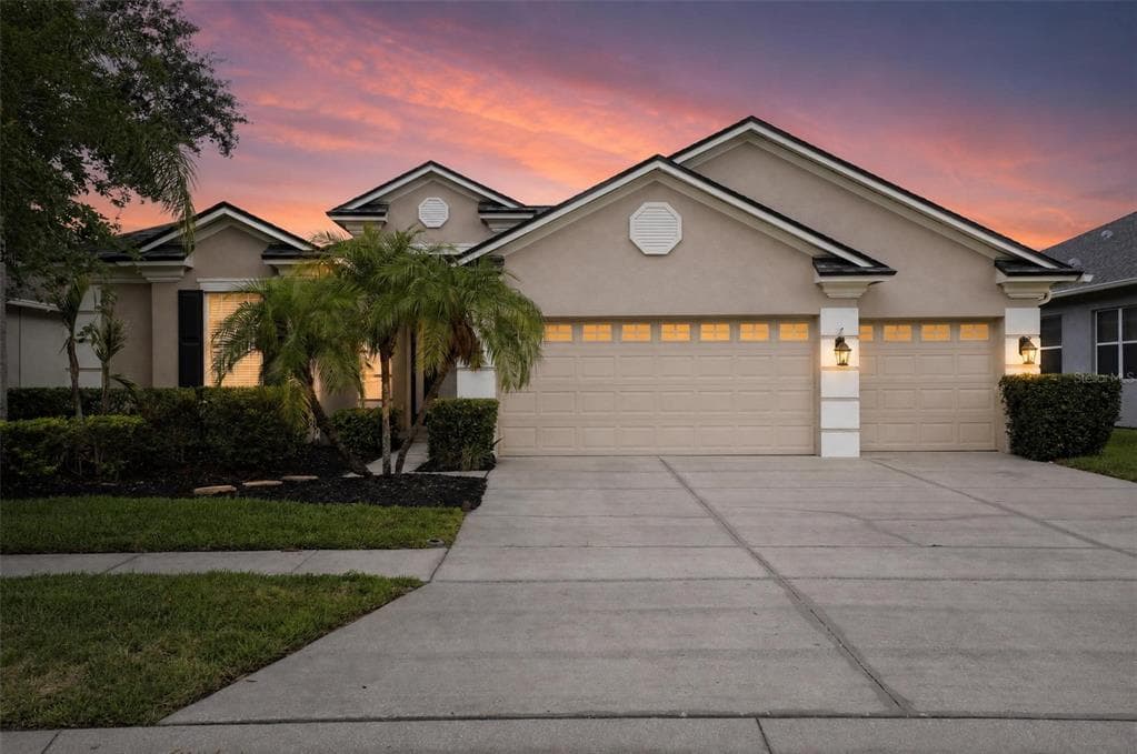 2753 BLUESLATE COURT LAND O LAKES, FL 34638