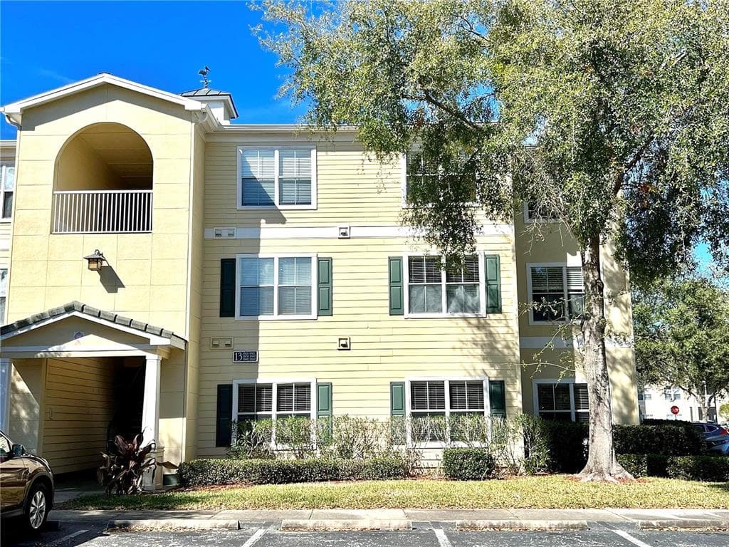 18448 BRIDLE CLUB DRIVE UNIT NA TAMPA, FL 33647