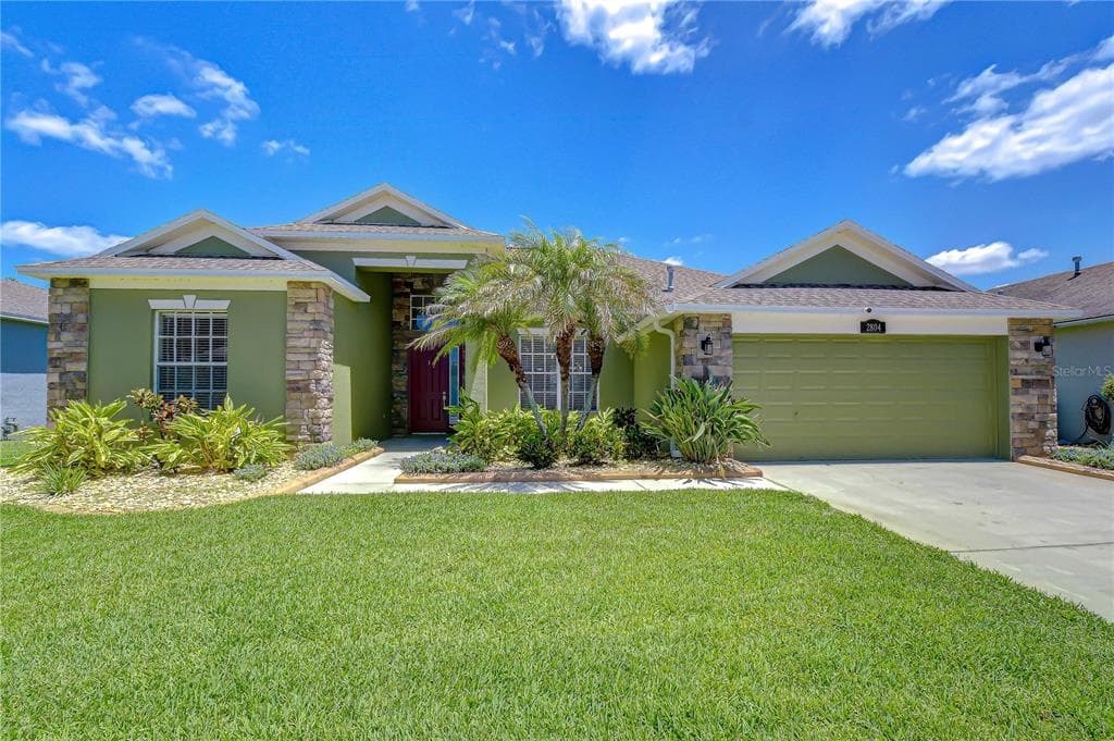 2804 ABBEY GROVE DRIVE VALRICO, FL 33594