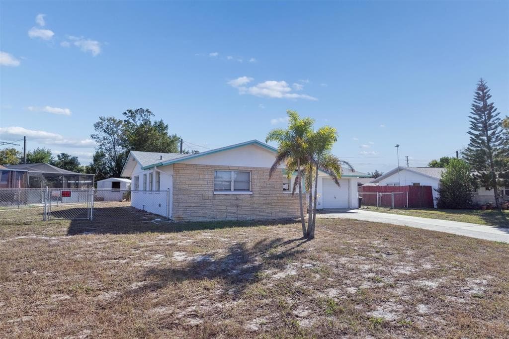 7608 REDCOAT AVENUE PORT RICHEY, FL 34668