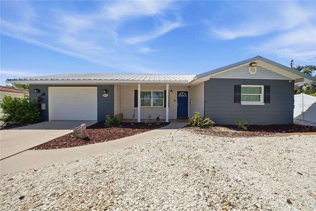 103 6TH STREET NW RUSKIN, FL 33570