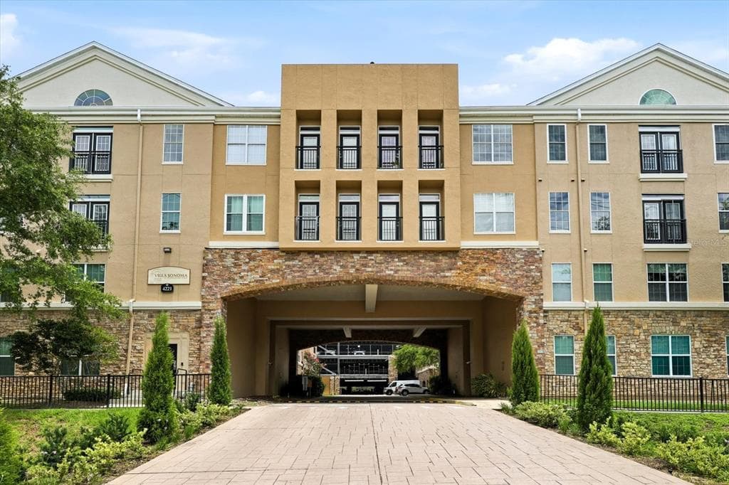 4221 W SPRUCE STREET UNIT 2101