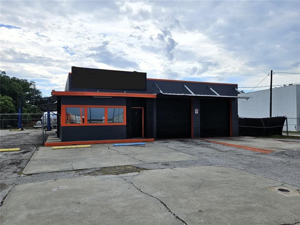 15217 US HIGHWAY 301 DADE CITY, FL 33523