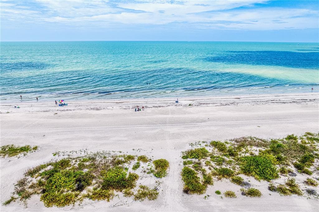1250 GULF BOULEVARD UNIT 302 CLEARWATER BEACH, FL 33767