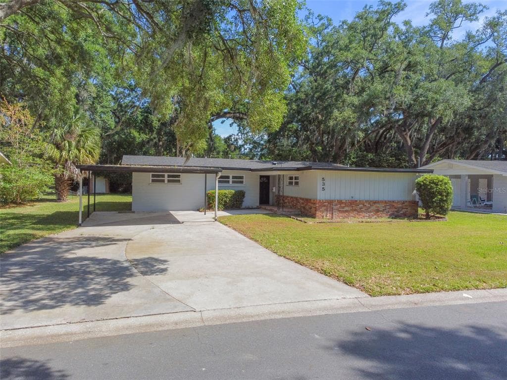 535 W PALMEDEN DRIVE LAKELAND, FL 33803