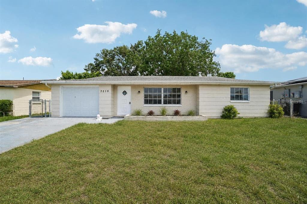7215 IVANHOE DR PORT RICHEY, FL 34668