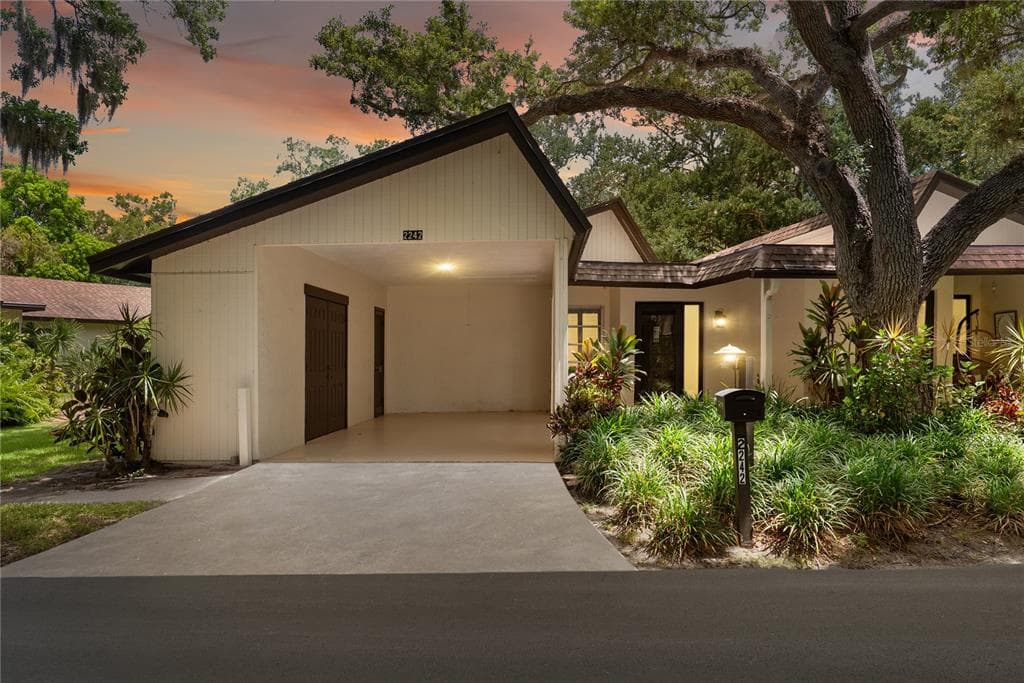 2242 CIRCLEWOOD DRIVE UNIT 24 SARASOTA, FL 34231