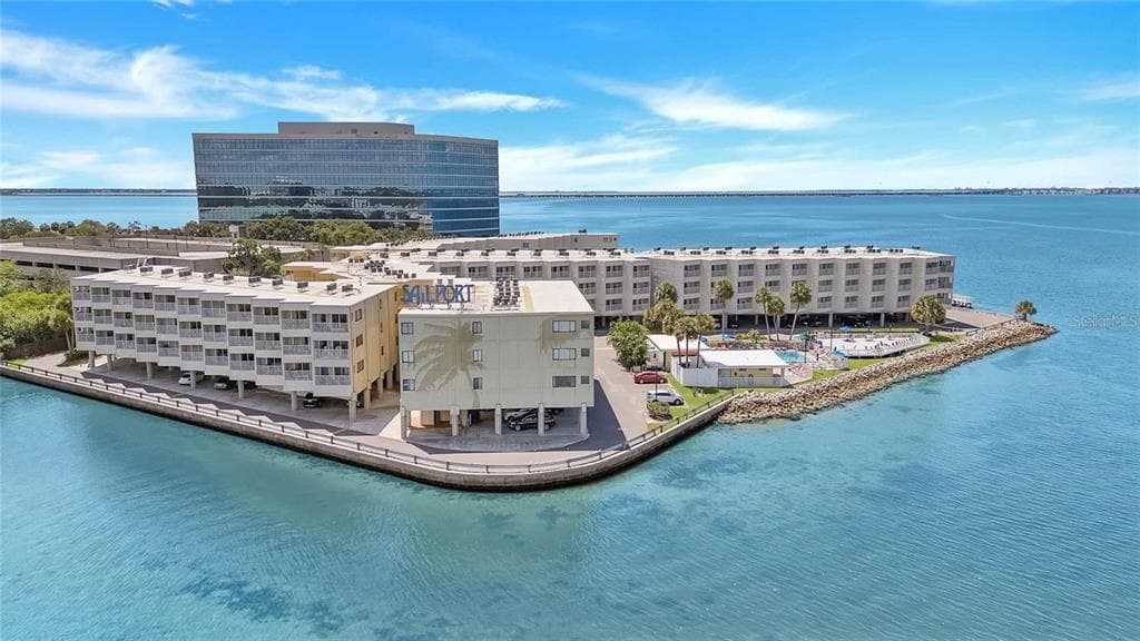 2506 N ROCKY POINT DRIVE UNIT 301