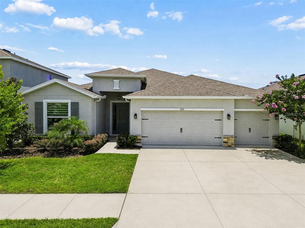7629 BROAD RIVER AVENUE LAND O LAKES, FL 34638