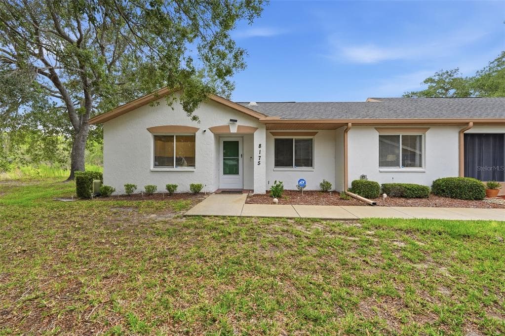 8175 STURBRIDGE COURT UNIT 8175 WEEKI WACHEE, FL 34613