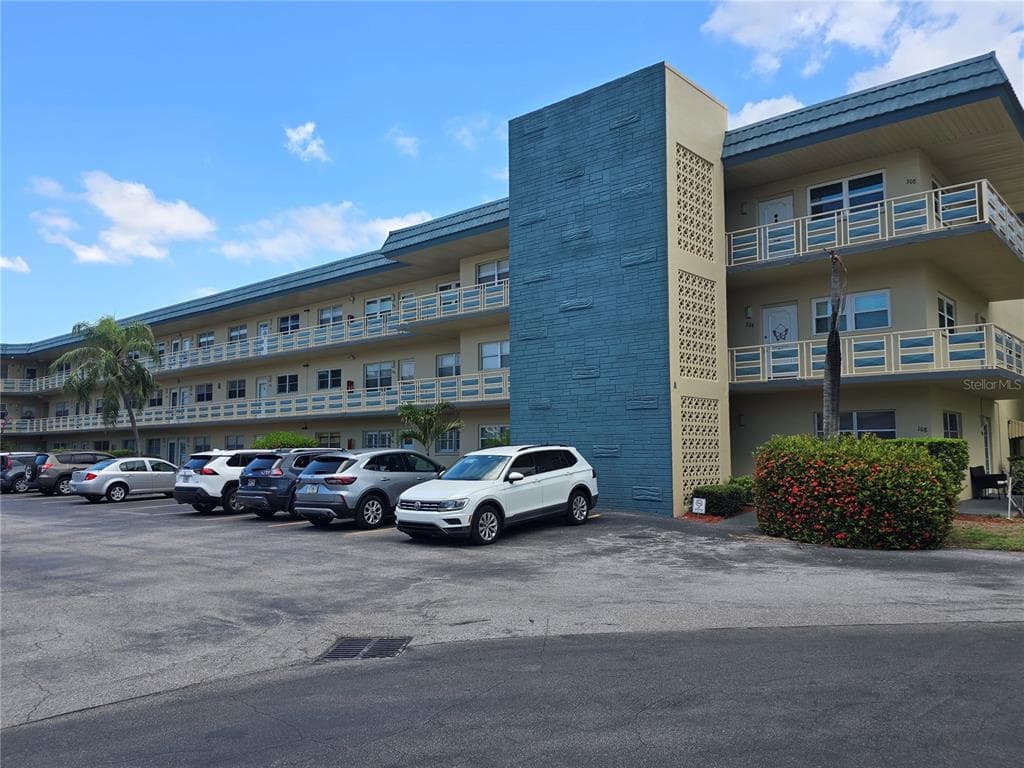 5750 80TH STREET N UNIT A106 ST PETERSBURG, FL 33709