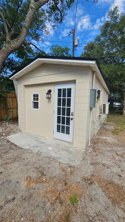 1413 S WARREN AVENUE LAKELAND, FL 33803