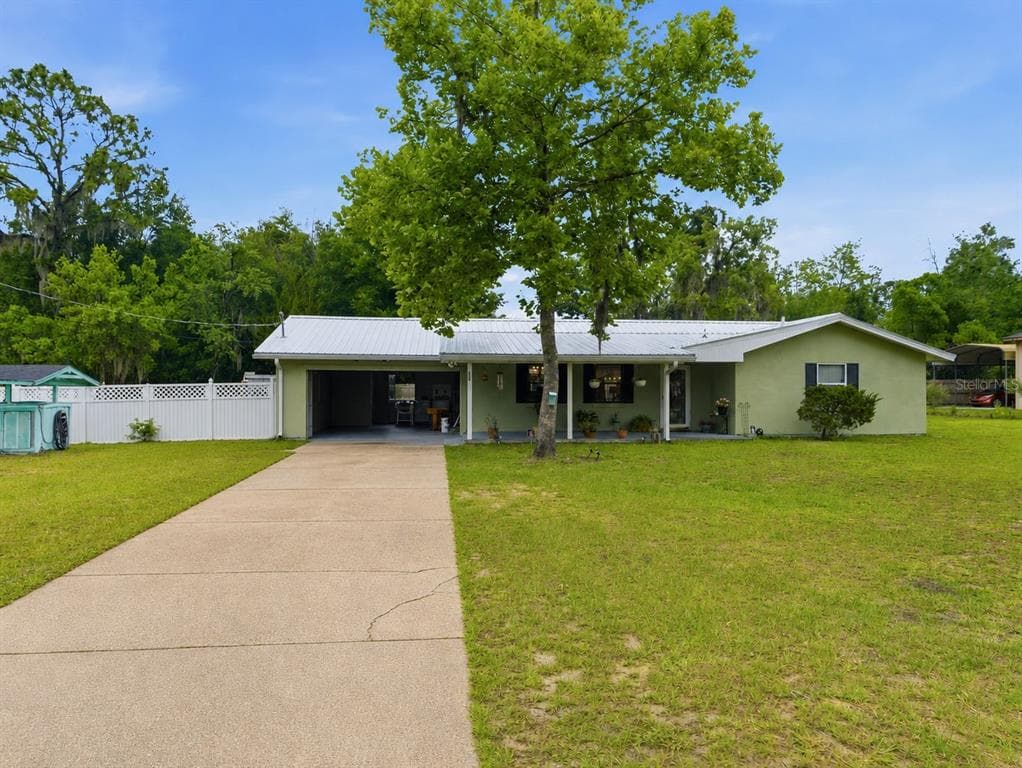 334 7TH WAY INTERLACHEN, FL 32148
