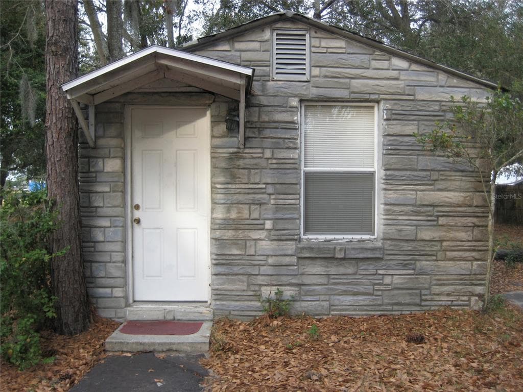 11804 E 92 HIGHWAY SEFFNER, FL 33584