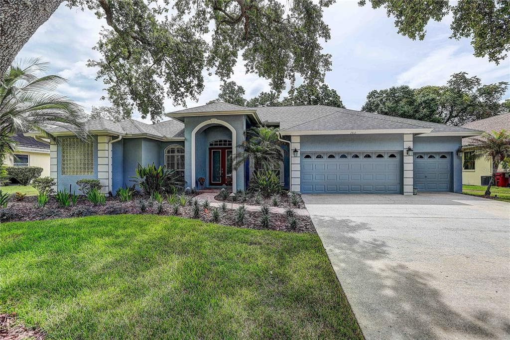 2812 CLUBHOUSE DRIVE PLANT CITY, FL 33566