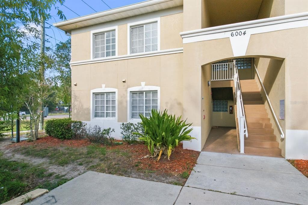 6004 PORTSDALE PLACE UNIT 101 RIVERVIEW, FL 33578