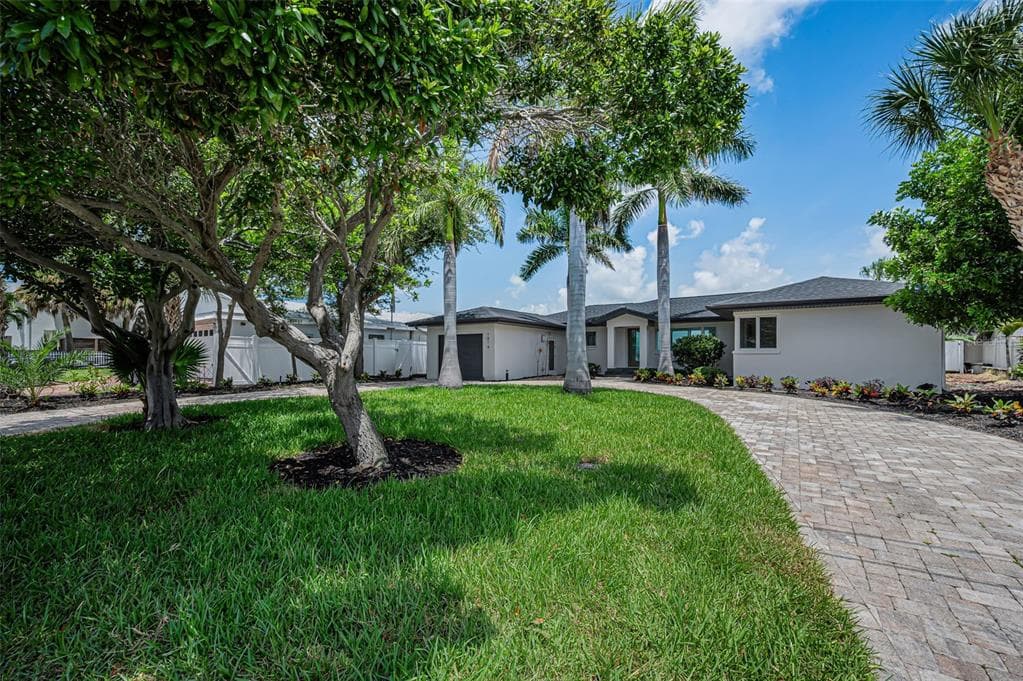 1014 BOCA CIEGA ISLE DRIVE ST PETE BEACH, FL 33706