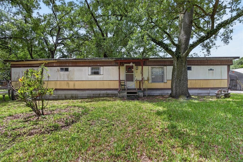 10227 OAK AVENUE TAMPA, FL 33619