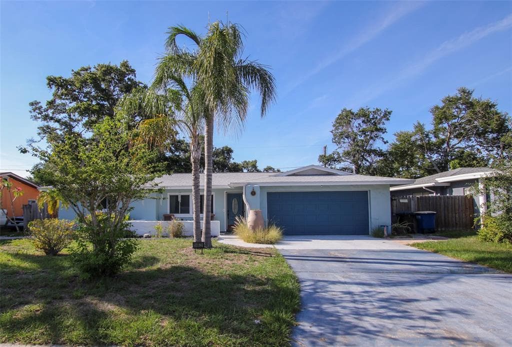 1462 CAROLYN LANE CLEARWATER, FL 33755