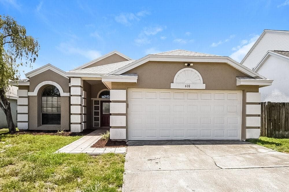 600 BIRGHAM PLACE LAKE MARY, FL 32746