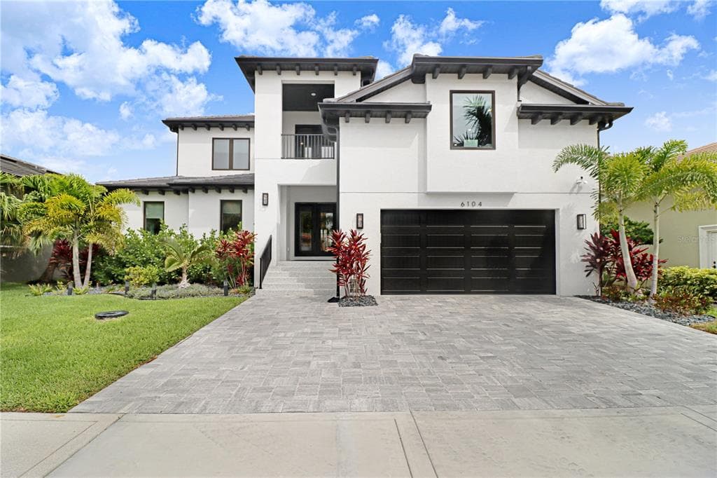 6104 LAGOMAR LANE