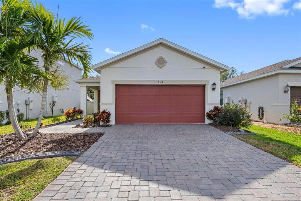 5513 LOS ROBLES COURT PALMETTO, FL 34221