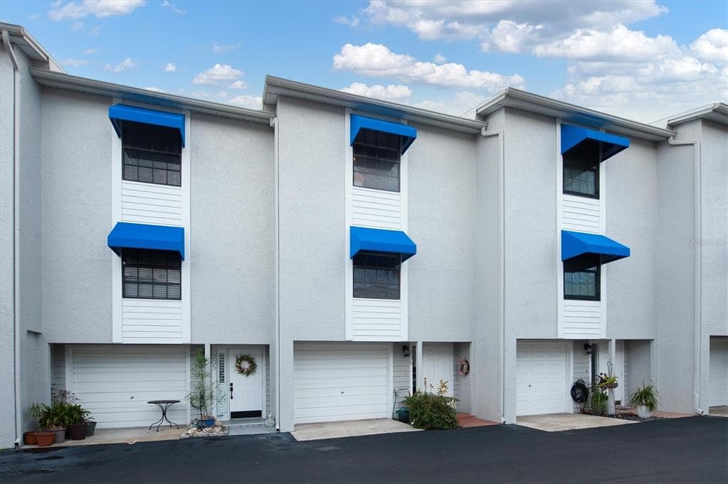 745 PINELLAS BAYWAY S UNIT 206 ST PETERSBURG, FL 33705