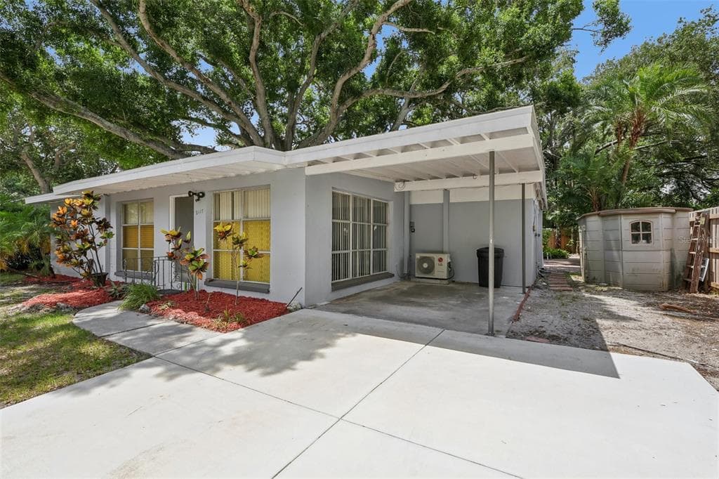 2117 BARCELONA DRIVE