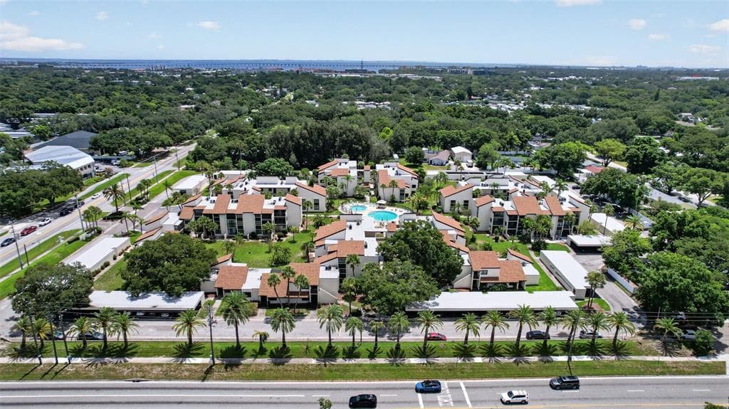 2207 BELLEAIR ROAD UNIT B16 CLEARWATER, FL 33764