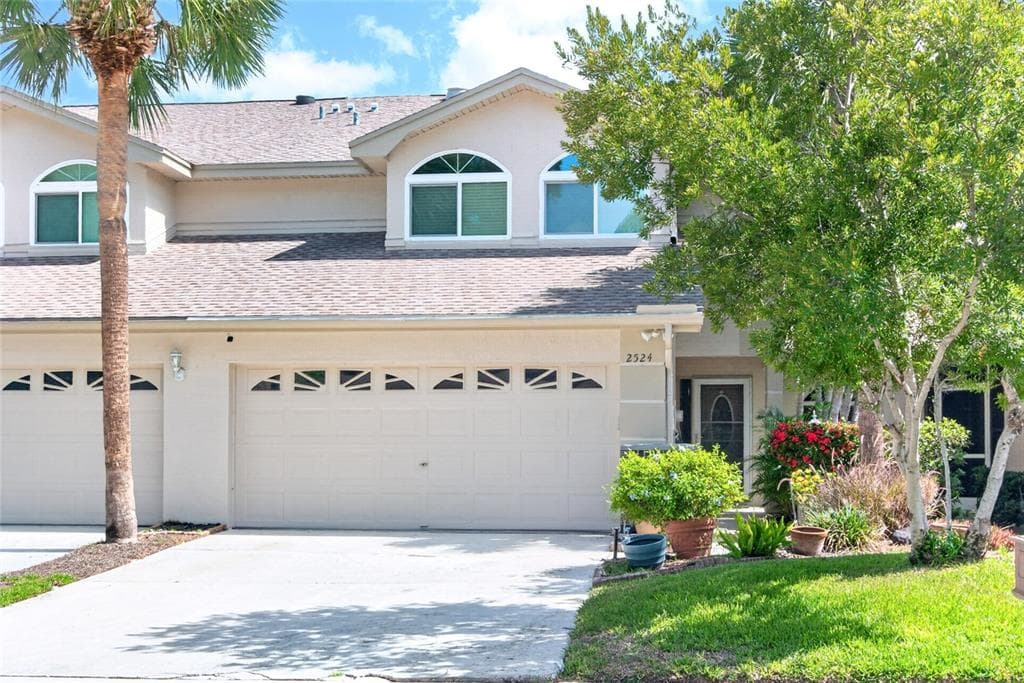 2524 W BROOK LANE