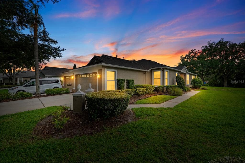 5731 HERONPARK PLACE LITHIA, FL 33547