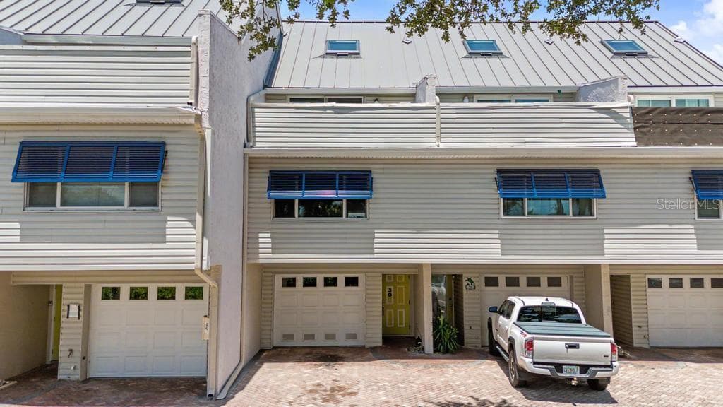 1375 PINELLAS BAYWAY UNIT 30 TIERRA VERDE, FL 33715