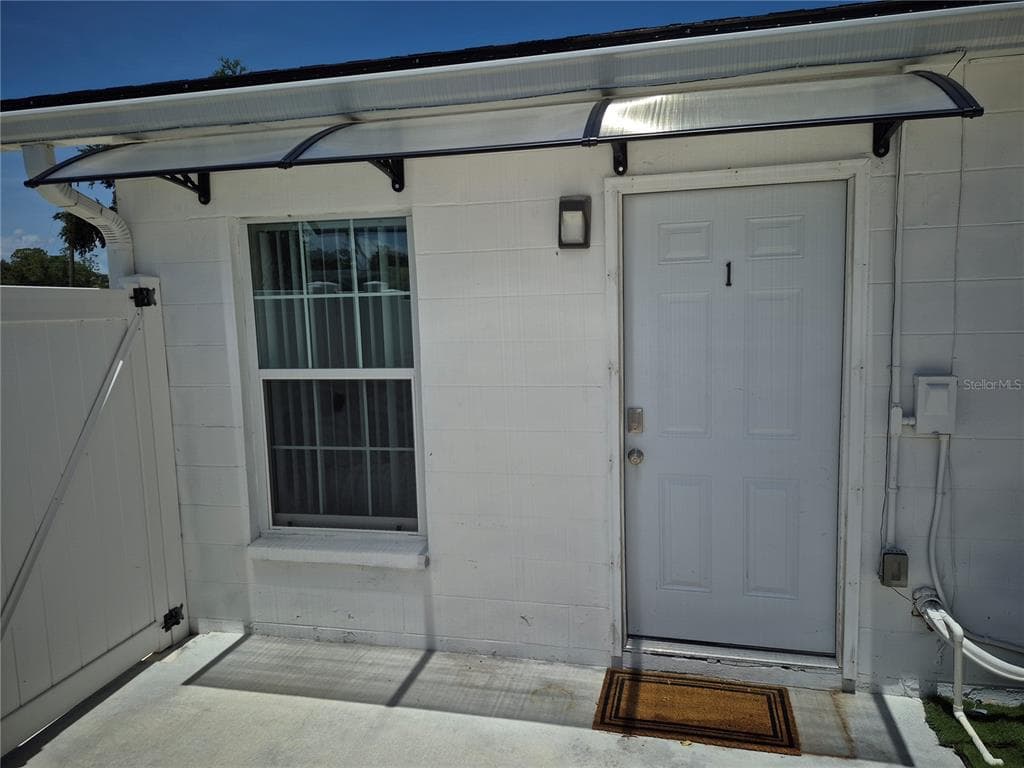 7709 W HANNA AVENUE UNIT B TAMPA, FL 33615